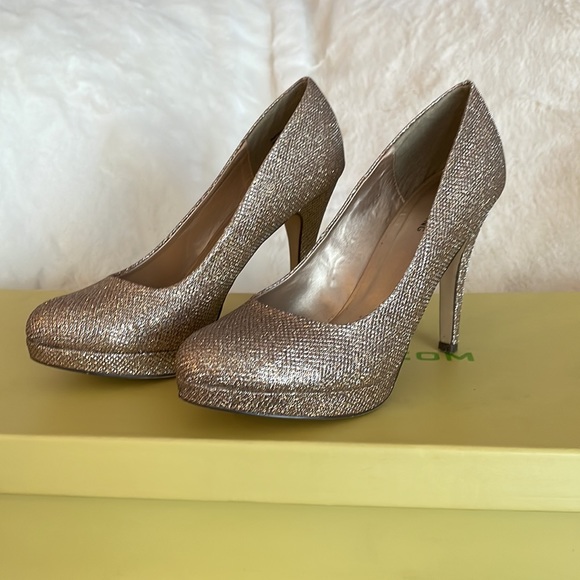 EXCELLENT CONDITION Spring heeled shoes - Dark gold glitter - size 9 - Picture 3 of 6